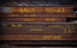 Gestapelter Bleche in der Güte 16MnCr5