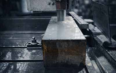 Gesägter Zuschnitt aus 13CrMo4-5 Stahl bei Vombrocke präzise aus Grobblech gefertigt
